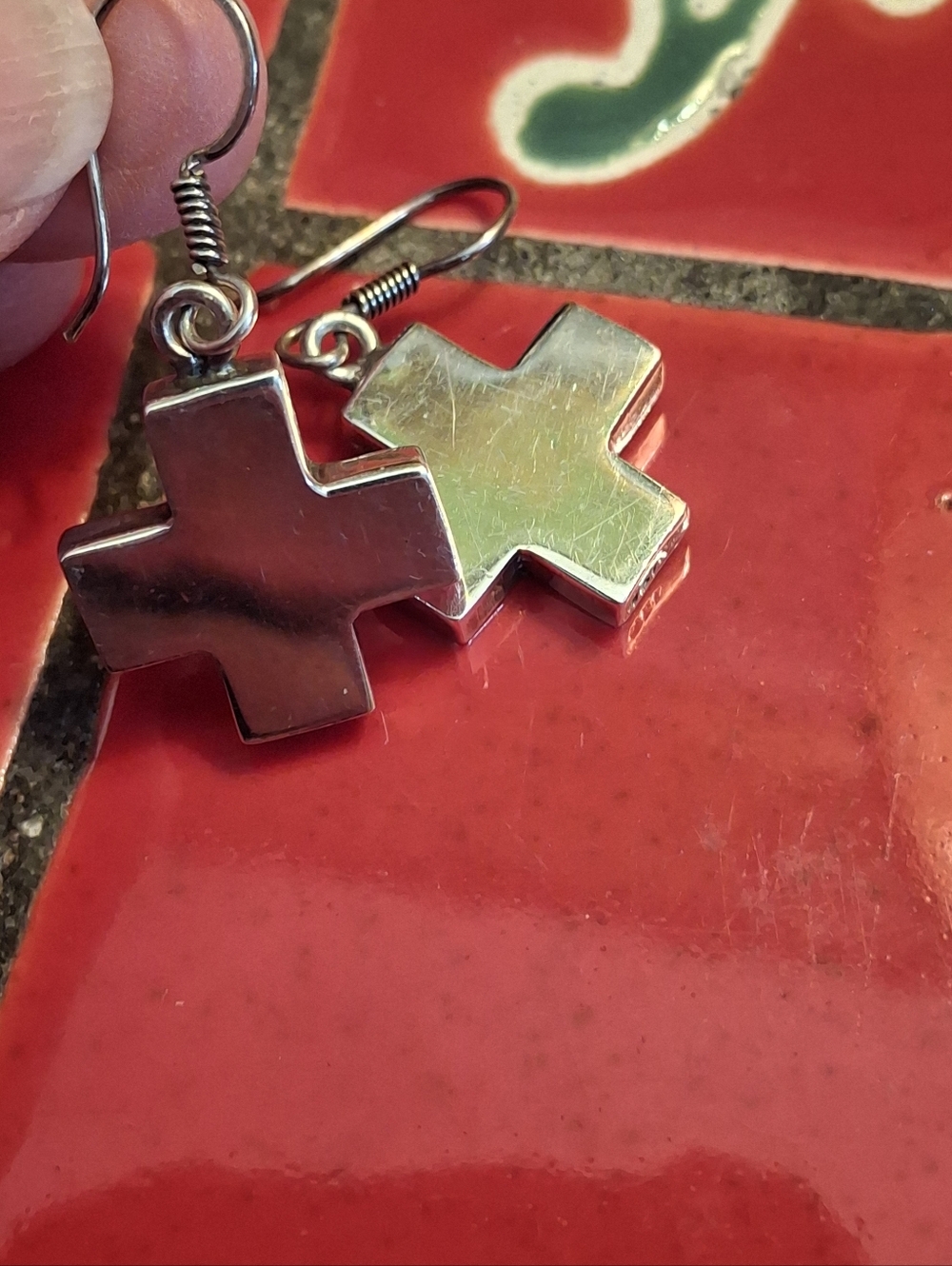 Silver CROSS EARRINGS 3/4" 750/1000 Silver Vintge Not Hollow Excellent Pre-owned - Picture 7 of 8